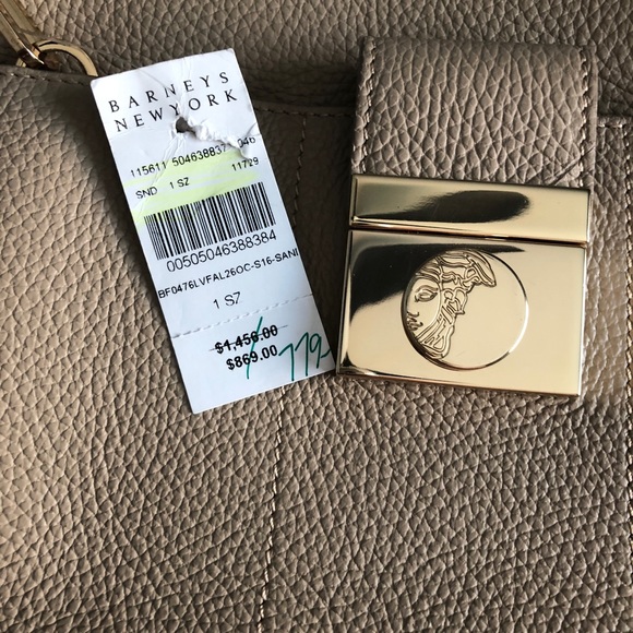 Versace - Picture 2 of 4